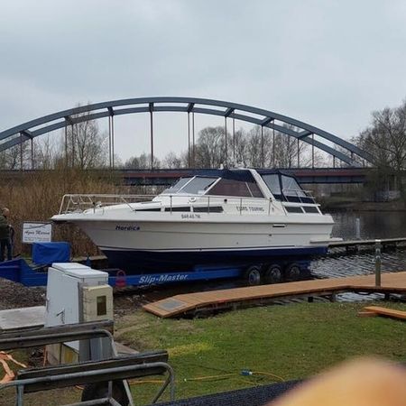 Slip- und Kranarbeiten