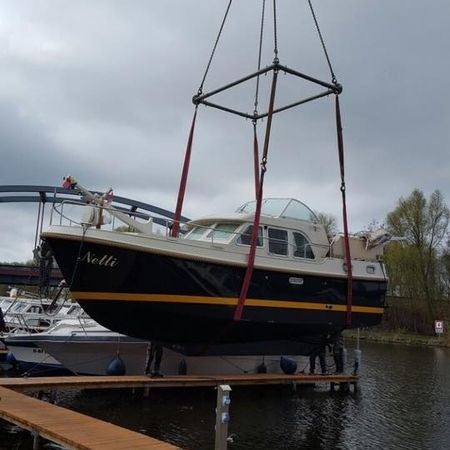 Slip- und Kranarbeiten