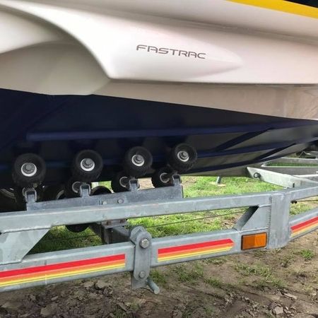 Slip- und Kranarbeiten