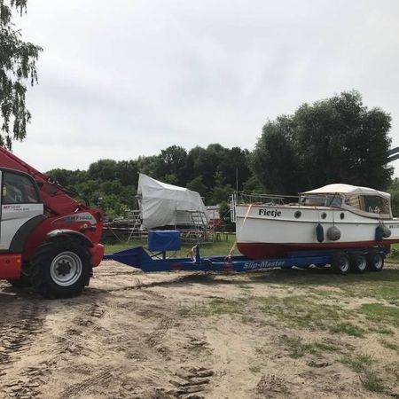 Slip- und Kranarbeiten