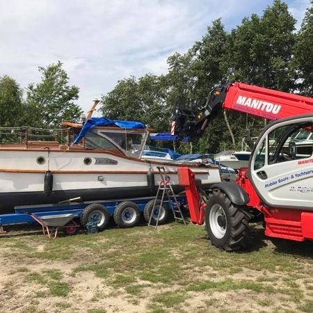 Slip- und Kranarbeiten