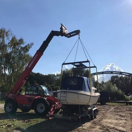 Slip- und Kranarbeiten