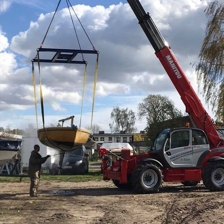 Slip- und Kranarbeiten