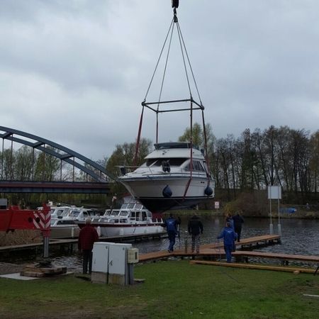 Slip- und Kranarbeiten