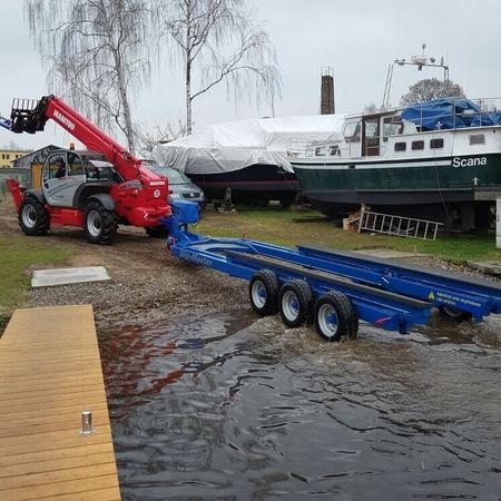 Slip- und Kranarbeiten