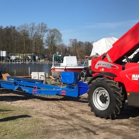 Slip- und Kranarbeiten